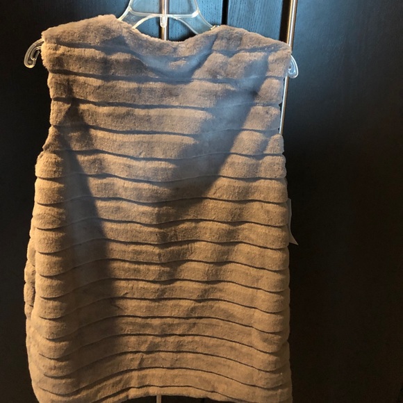 Gray Faux Fur Vest - Picture 2 of 2